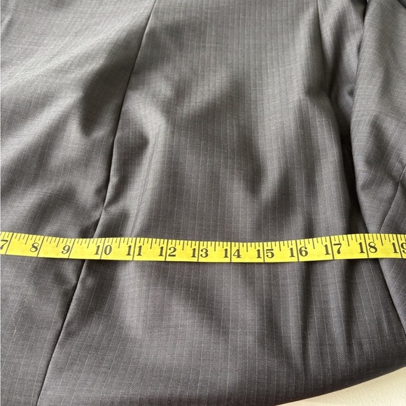 Peter Millar 42R Wool Black Pinstripe Jacket 2 Button Office Wedding Cruise - Picture 13 of 16